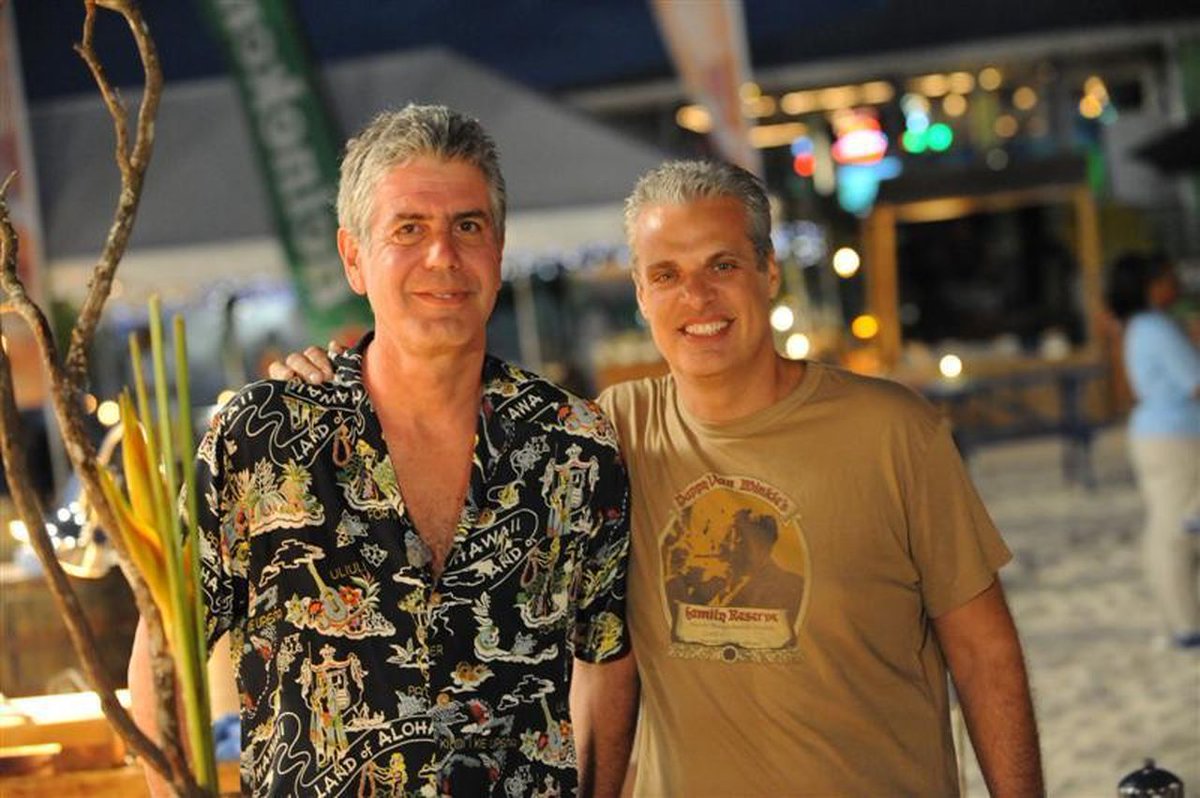 BourdainFanClub's tweet image. "When you wake up still tasting tequila, feeling shame, fear, and regret in equal measures, it’s good to have friend who without judgement gives you a shoulder to cry on and maybe a simple good thing like some eggs and sympathy."
- Anthony Bourdain 
.
(tag your friend)