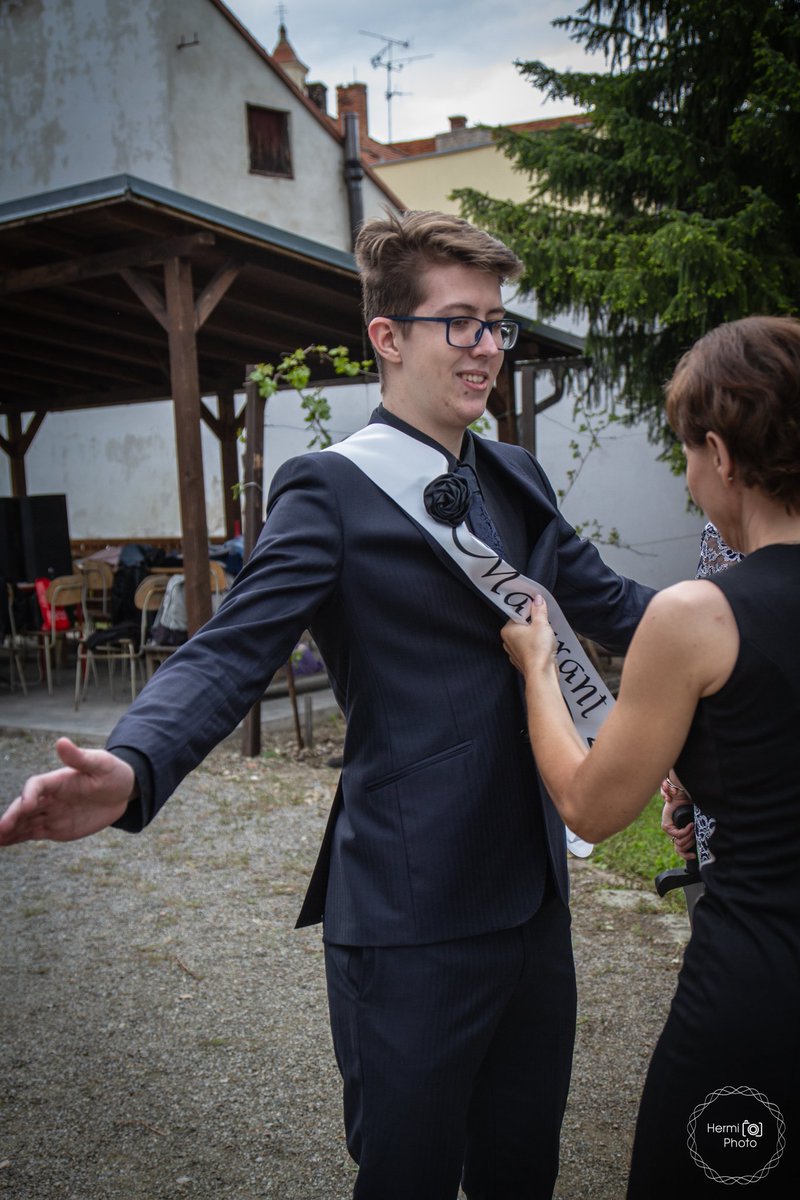 Urich |Commissions Open| tweet media