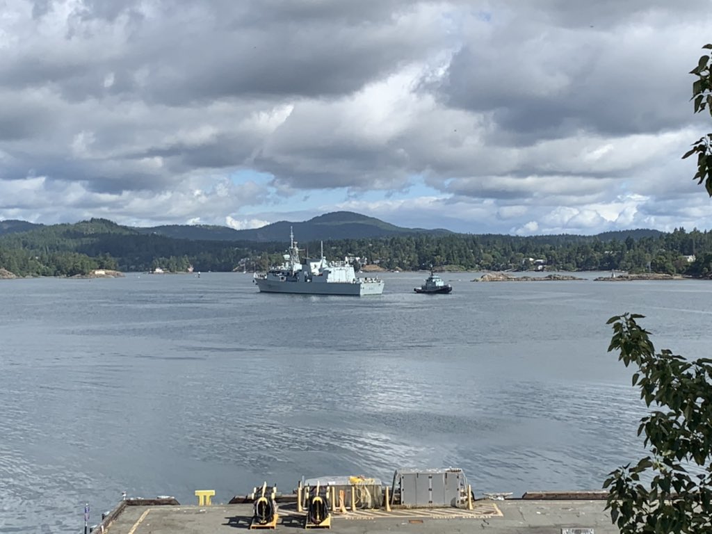 AngusTopshee's tweet photo. It’s a busy Monday morning in #Esquimalt Harbour. @HMCS_NCSMRegina came into fuel (thanks #QHM for getting the photo while I was in a meeting) and @HMCSNCSMVan headed back out to sea for week 2 of Basic Single Ship Readiness Training with #SeaTraining embarked
#WeTheNavy https://t.co/UmR2wGnCpT