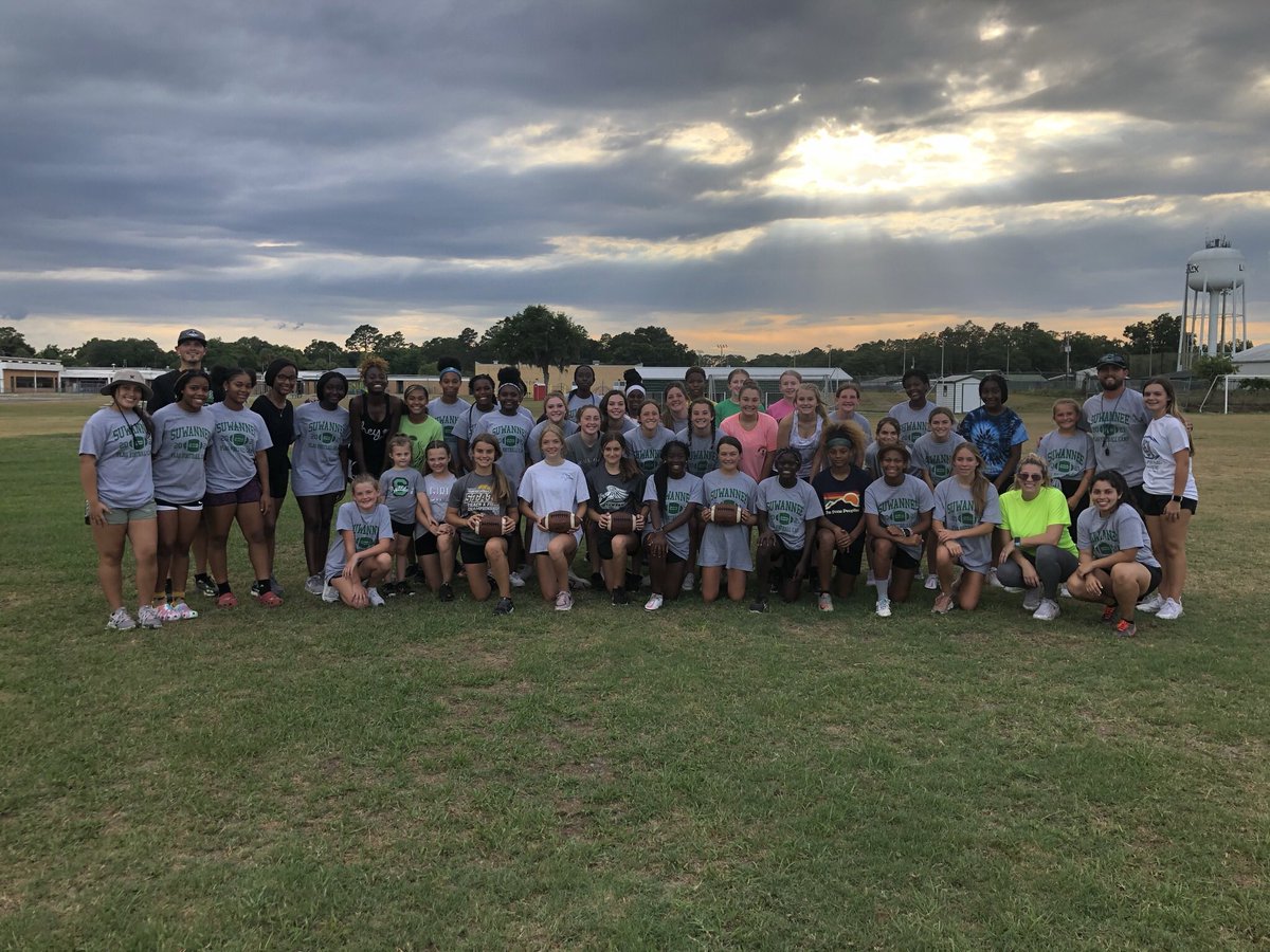 Suwannee Flag Football Camp 2021 in the books! Tremendous turnout, energy, competition, and drive! Thank you to all involved! #Dogs