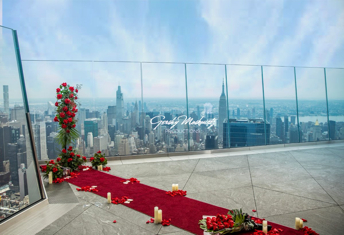 YES I WILL!!! 💍
And we at @gershy_moskowits awnser the same for all your event needs!! this  #proposal
Was done with #magic in a very #special
Location in #nyc take a look at the #view
Tyvm @captured_by_shlome for this amazing shot and  <a href="/theamicompany/">theamicompany</a> for all #logistics