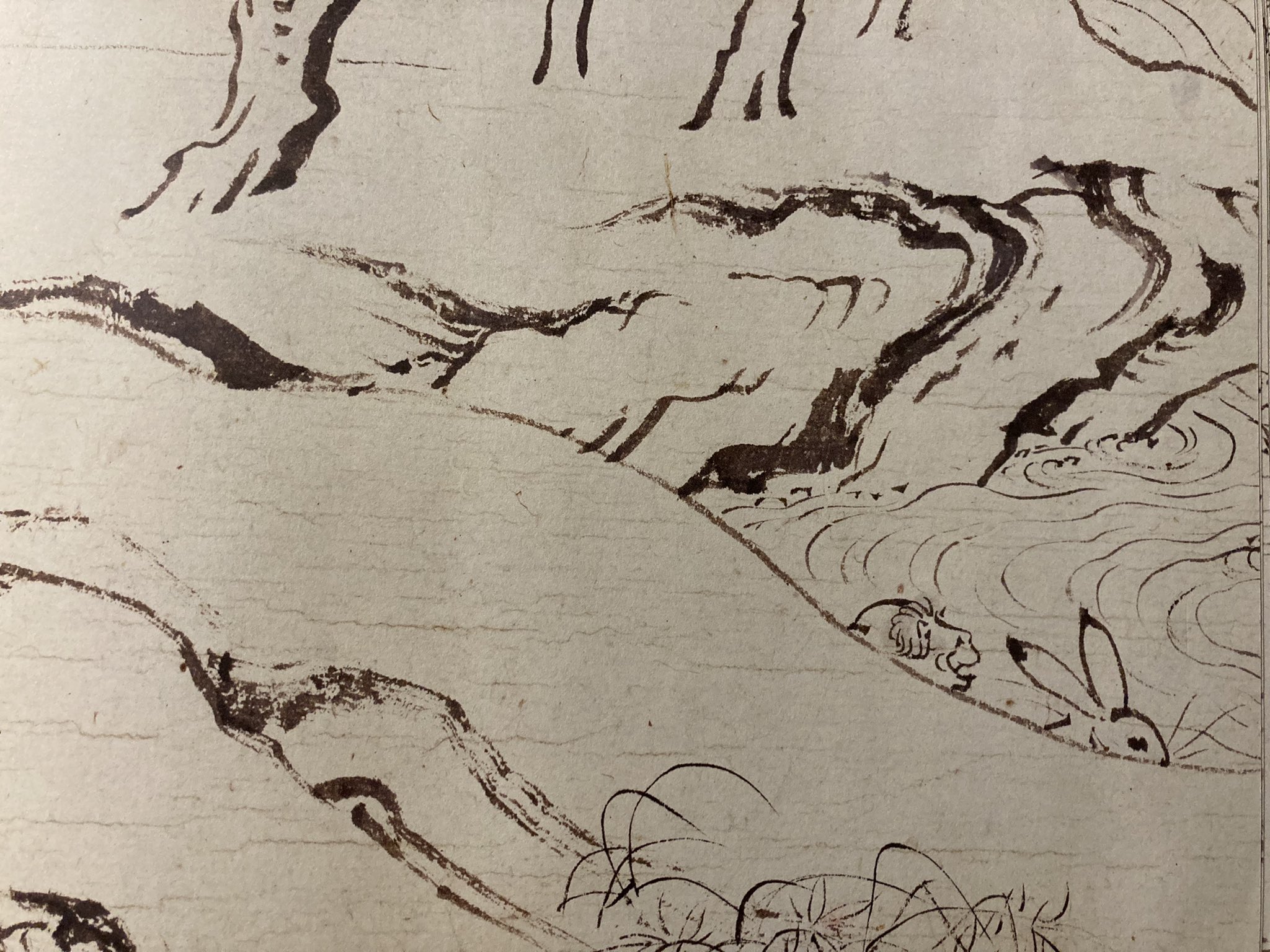 有藤智文もしくはマニ藤 鳥獣戯画をもとにして作られた絵本 かえるのごほうび 楽しすぎる 鳥獣戯画の流れに沿ってお話作るの それも子どもの絵本として 案外大変そうだなって感じだが 動物たちの役割がきちんとそれらしくできていておもしろい