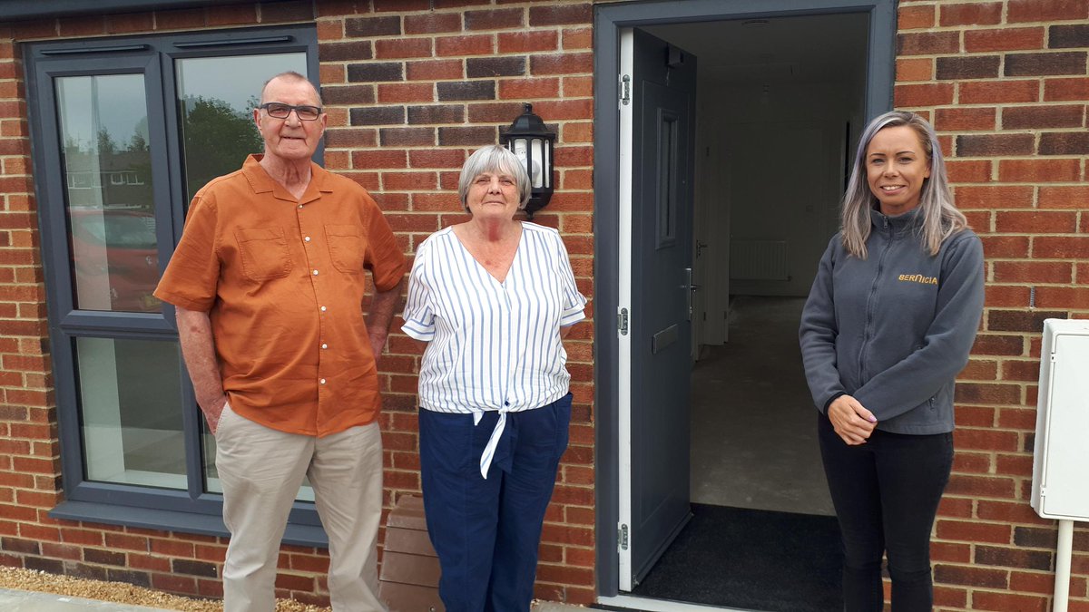 "I don't need to put the lottery on this weekend, I've already won it." 
Pat Bibby and her husband Paul are thrilled to get the keys to their new rental bungalow at Wayside Point, Ellington, from our housing officer Donna Audsley. 
We wish them well in their new home! #housing