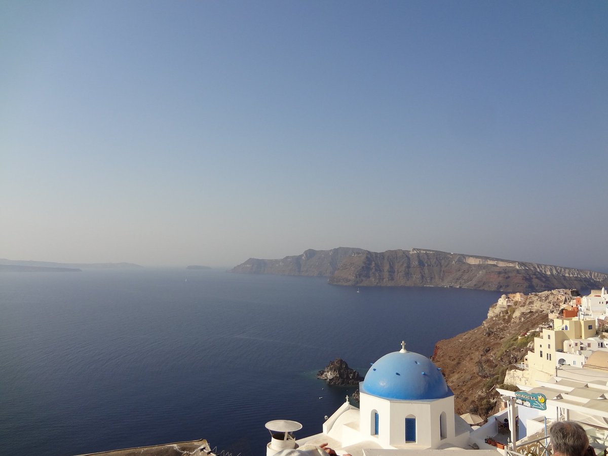 Coro Coro 地中海クルーズの旅行記 寄港地のサントリーニ島 ９月中旬で暑さで散策断念
