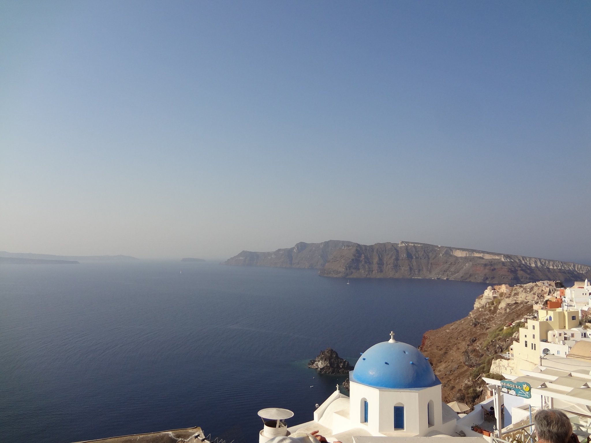 Coro Coro 地中海クルーズの旅行記 寄港地のサントリーニ島 ９月中旬で暑さで散策断念 T Co Epxitv6zas Twitter