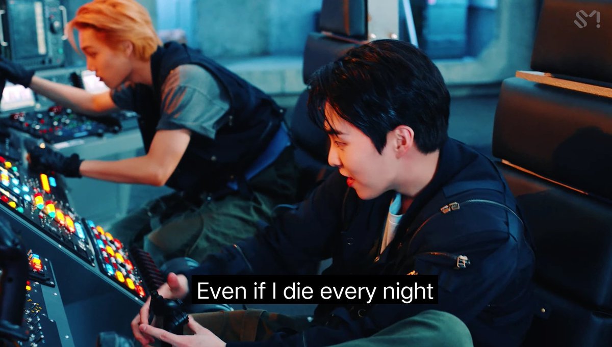 exokonearewe's tweet photo. When your a gamer but you stan "The Kings"🤍

#EXO_DFTFOutNow
#ToEXOPlanetAndBeyond
#DONT_FIGHT_THE_FEELING 
@weareoneEXO https://t.co/IjLkpeME6j