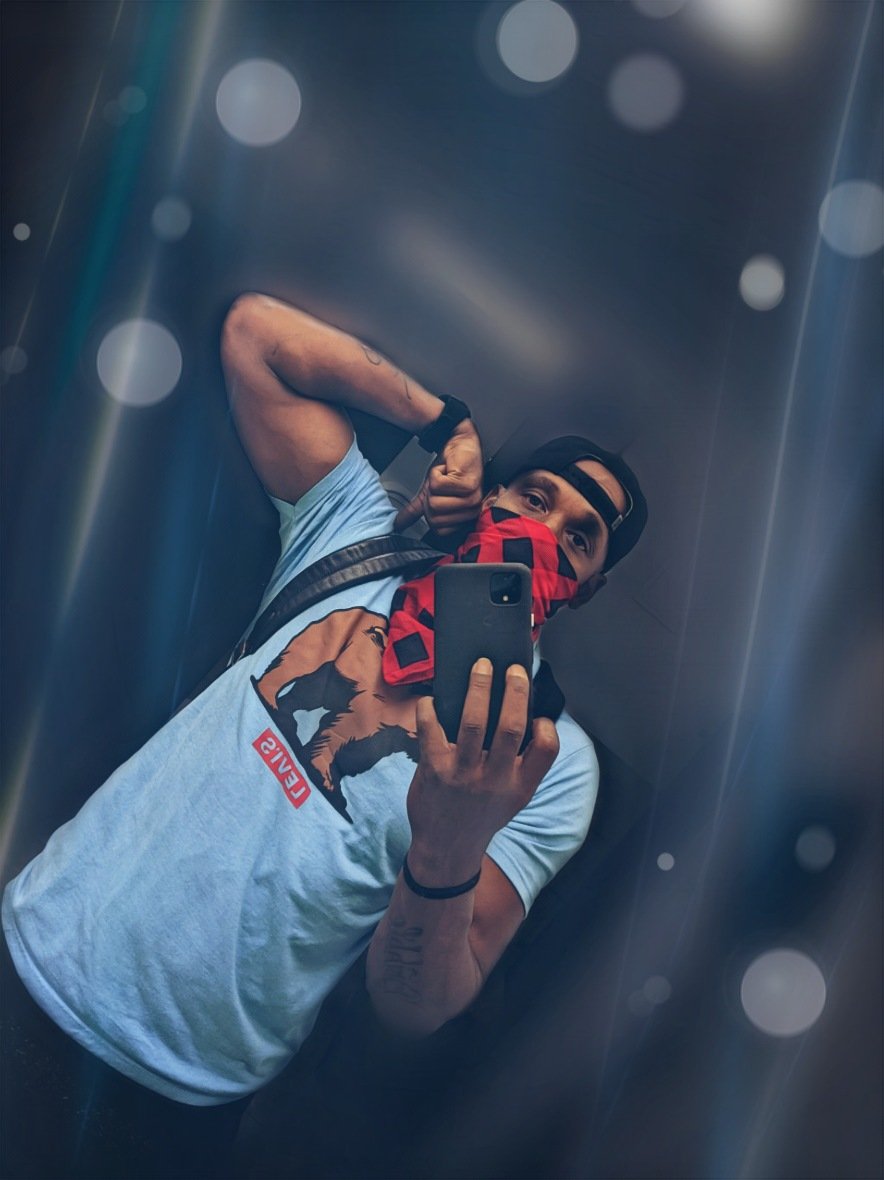 StarksVision18's tweet photo. My world my life build a body #fitnessTime #gymrat #bodypositvity #body #lifestyle #health #buildabody #time #motivation #follo4follo @StarksVision18 #folllowme https://t.co/qk59CleC36