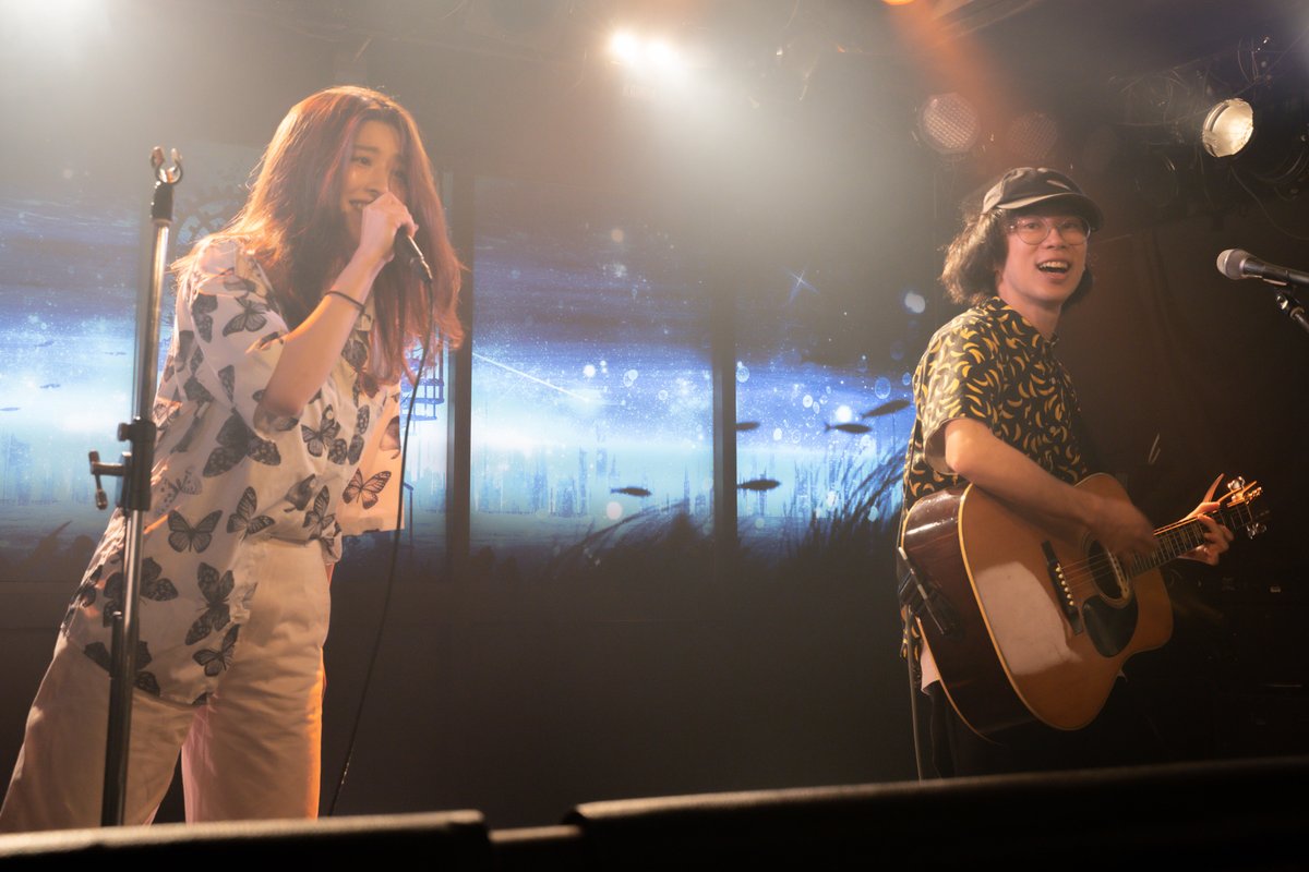 mare_mare_0128's tweet photo. 2021.06.07 @ navey floor(1/5)
witch numbers(acoustic)
以前チケット取り置きのDMついでに
写真撮影のご相談をしたところ
許可をいただけたので
witch numbers(acoustic)を撮影させていただきました
(入場後にnavey floorにも確認済み)
#witchnumbers
#naveyfloor https://t.co/bZPwLzTJZi
