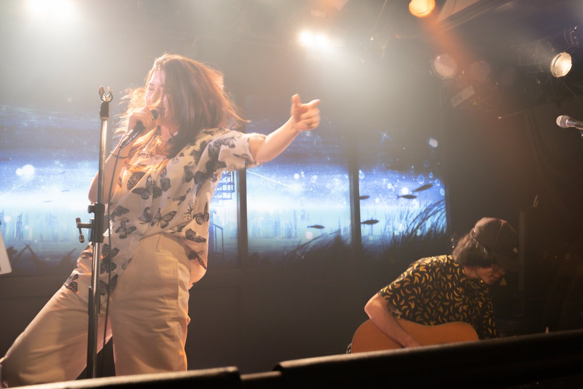 mare_mare_0128's tweet photo. 2021.06.07 @ navey floor(1/5)
witch numbers(acoustic)
以前チケット取り置きのDMついでに
写真撮影のご相談をしたところ
許可をいただけたので
witch numbers(acoustic)を撮影させていただきました
(入場後にnavey floorにも確認済み)
#witchnumbers
#naveyfloor https://t.co/bZPwLzTJZi