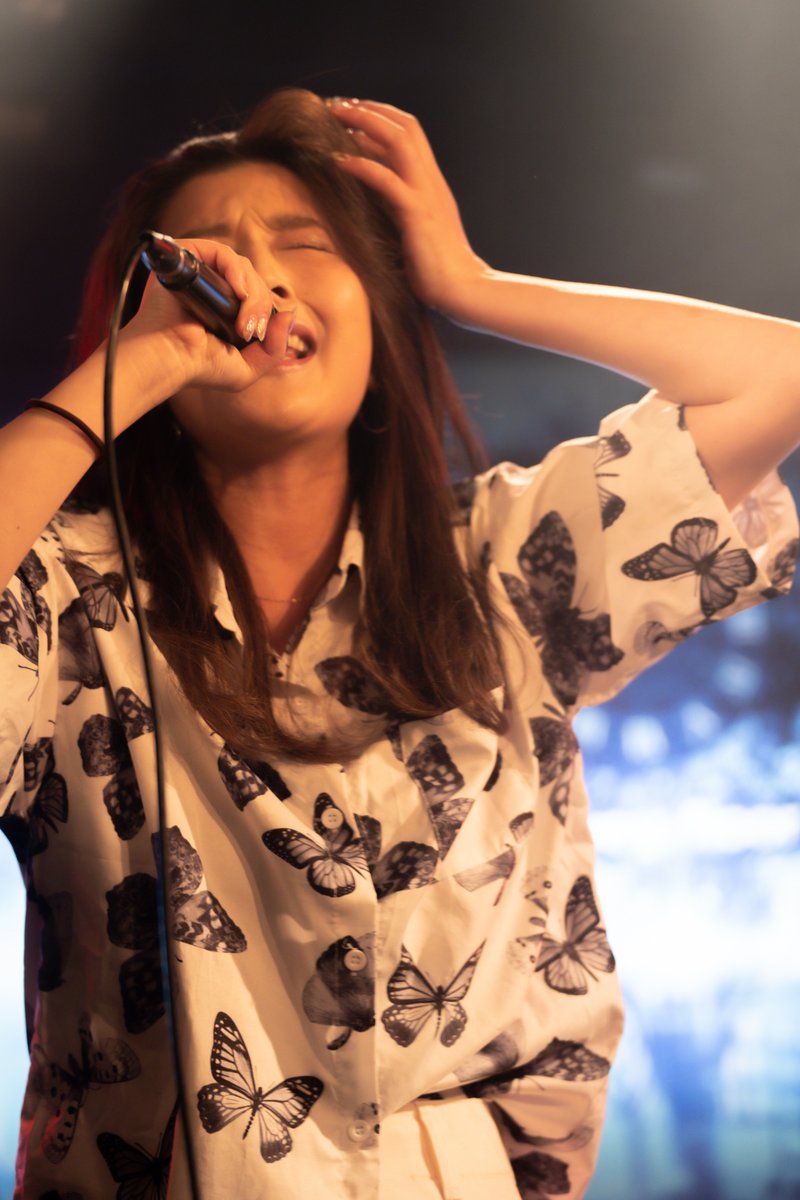 mare_mare_0128's tweet photo. 2021.06.07 @ navey floor(3/5)
witch numbers(acoustic)
途中、お二人ともが譜面台を出すという珍しい光景
「急遽、10年ぶりくらいの曲をやってみようかと」
ということで超レアな場に立ち会えた
アコースティック編成ならではの企画で
とても得した気分(´ー`)
#witchnumbers
#naveyfloor https://t.co/AaUQ5tqA6C