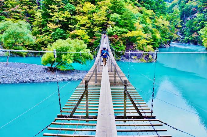 Buybye 旅行情報の個人間売買サービス 静岡中部一日満喫コース 夢の吊り橋 静岡北部山奥 コバルトブルーの湖に存在する秘境 清水港みなみ 静岡駅前 連日長蛇の列を作る人気まぐろ丼店 駿府城公園 静岡駅付近 徳川家康が晩年を過ごし Buybye 旅行情報の個人間売買サービス 静岡中部一日満喫コース 夢の吊り橋 静岡北部山奥 コバルトブルーの湖に存在する秘境 清水港みなみ 静岡駅前 連日長蛇の列を作る人気まぐろ丼店 駿府城公園 静岡駅付近 徳川家康が晩年を過ごし