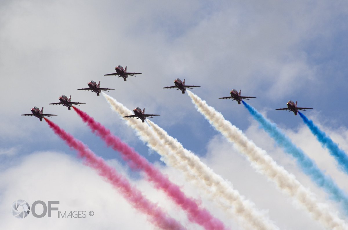 OFImages_'s tweet image. Red Arrows Flying Over Midlands Air Festival Yesterday After Conducing Flypasts In Normandy For D’Day Anniversary ✈️🔴⚪️🔵

@rafredarrows | @midlandsairfest | @RafRed1 

#redarrows #midlandsairfestival #smokeongo #Reds #Canonphotography #Photographer #Bestofbritish