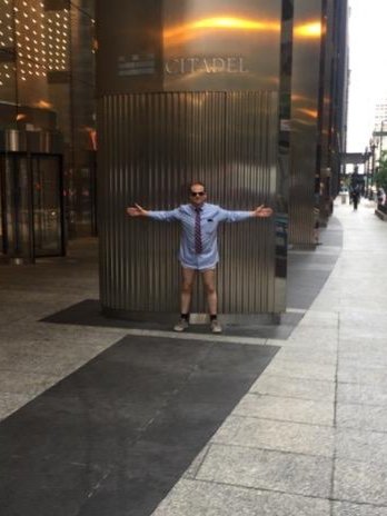 TheJordans1023's tweet image. Here at the heart of Chicago by the Citadel building #NakedShorts #amcshortsqueeze #AMCSTRONG #AMCWeLoveTheStock #AMCSqueeze  @ApesTogetherDoc @matt_kohrs @masked_investor @KatStryker111 @TradesTrey @TaraBull808 @stonksarelife @Joshuajammes