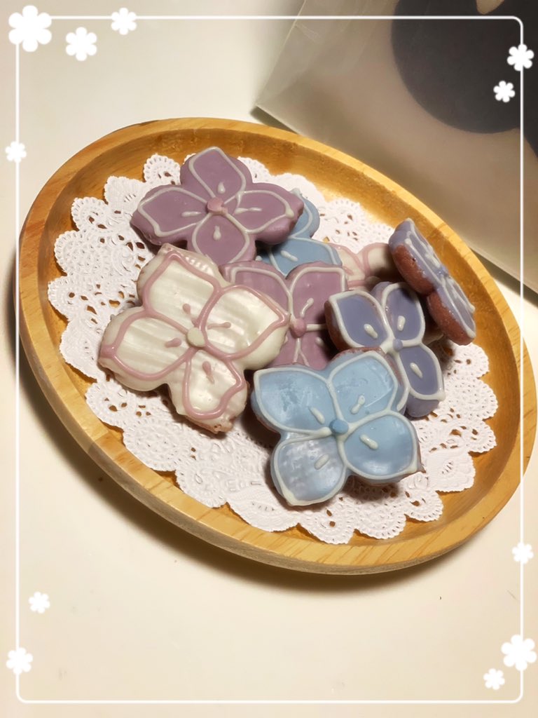 なな こ 鎌倉散歩 長谷寺の紫陽花 妙法寺の苔の階段 お土産は紫陽花サブレ T Co Fcz2uqi6tu Twitter