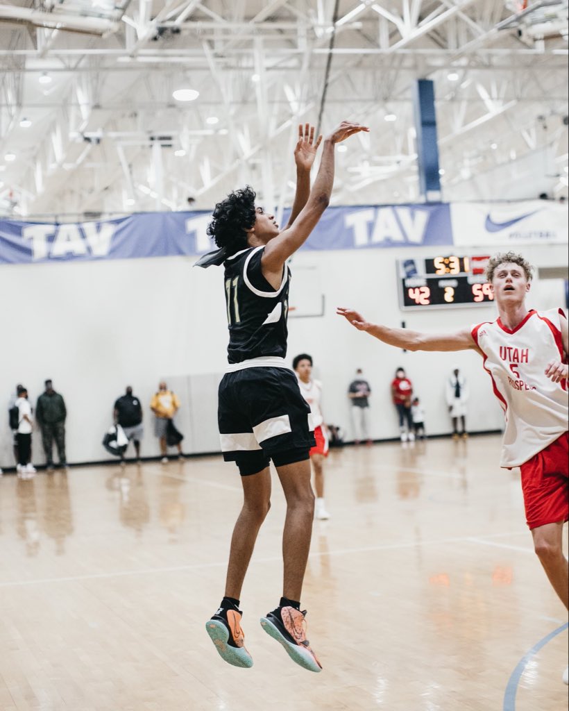 5ive_out's tweet photo. For today’s #CBB interview, we bring on @RyanAgarwa1. Ryan is currently a senior  @coppellhoops but has committed to @StanfordMBB next year!! 🌲🌲 #different
Check out his #episode⬇️
Apple: https://t.co/m3YPnLtUnI
Spotify: https://t.co/q6AjRrT226
YouTube: https://t.co/CKhm9ciXE9 https://t.co/Bsl4fhLeS5