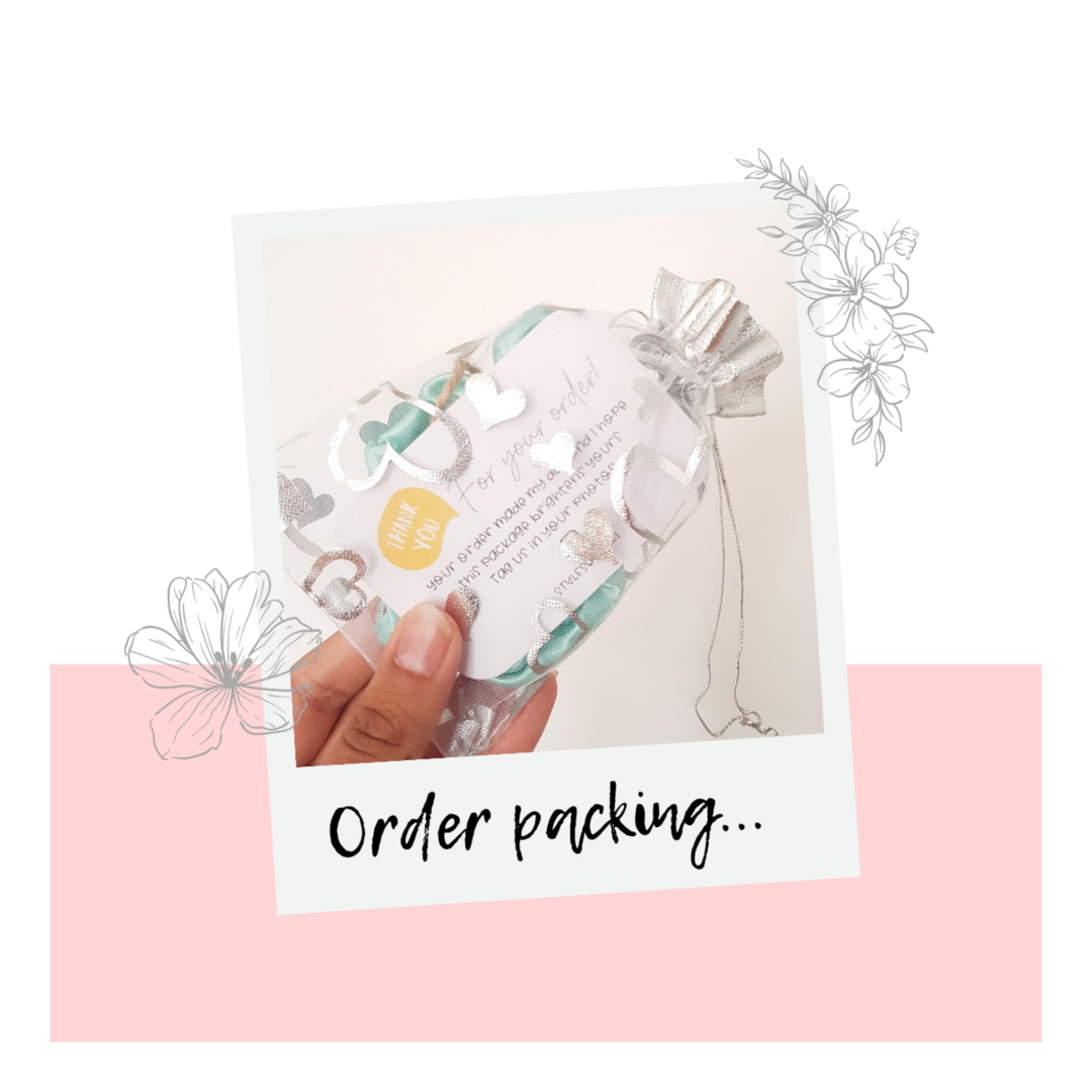 stylesofsoki's tweet photo. ☆ ORDER PREPPING ☆

Excited to be using my new thank you notes gifted by @shopsmallhandmadeuk from a recent giveaway while packing my orders ! 

What do you think of them, cute little package to receive in the post !?
#handmadeuk https://t.co/GiY4zhUDFv