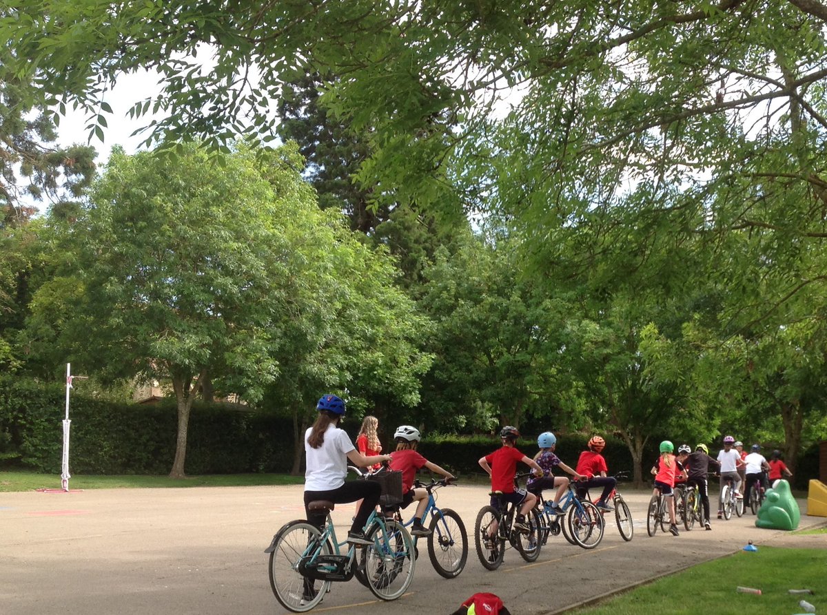 CedarClass3's tweet photo. Bikeability!
Year Six have had the opportunity to begin their 'Bikeability' today.  They all had a 'Wheelie' good time!
@RackhamPrimary https://t.co/K4UFWi2iDU