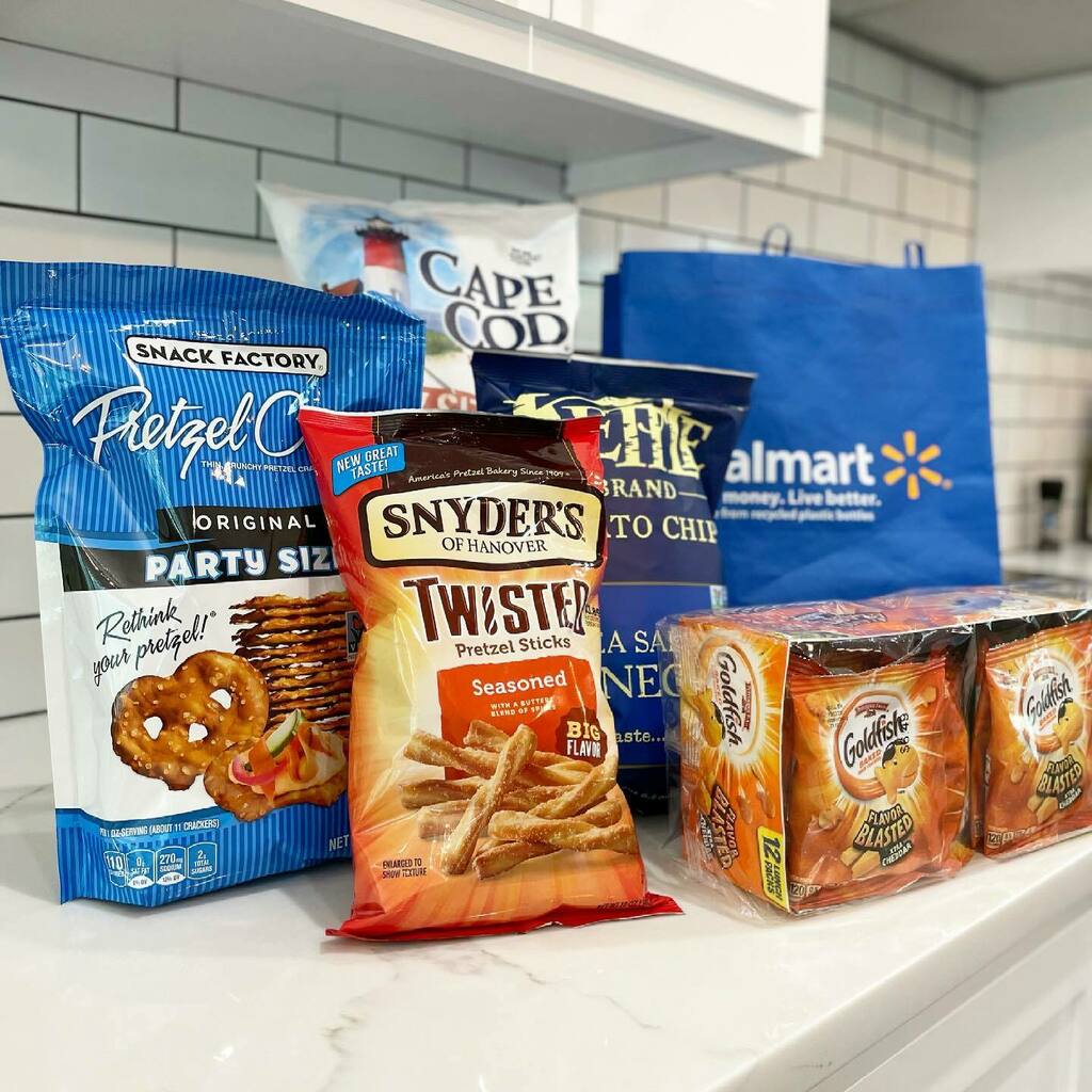walmartfinds's tweet photo. #ad Summer break just stared for us so I wanted to share a few of our favorite summer snacking must-haves! Goldfish® are always a must for both me and the kiddos and I love that they’re baked with real cheese and no artificial preservatives or flavors. A… https://t.co/POI8NBYGY0 https://t.co/iZHWJSiB8R