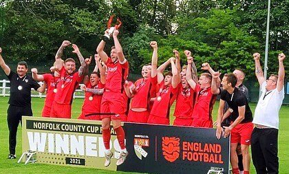longstrattonfc's tweet photo. 🔴📸🏆 https://t.co/HOHwwwMRoQ