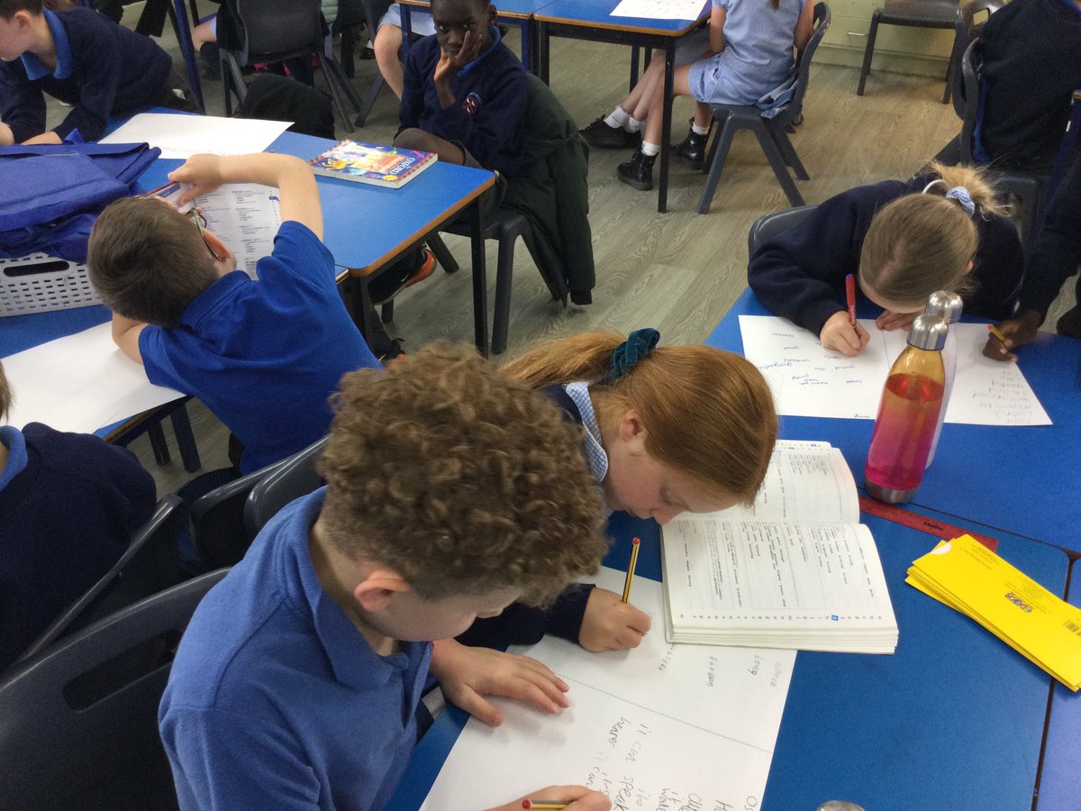 MrsCravenSTM's tweet image. Using a thesaurus in English to create a word bank for the perfect pet. #thebarnabusproject