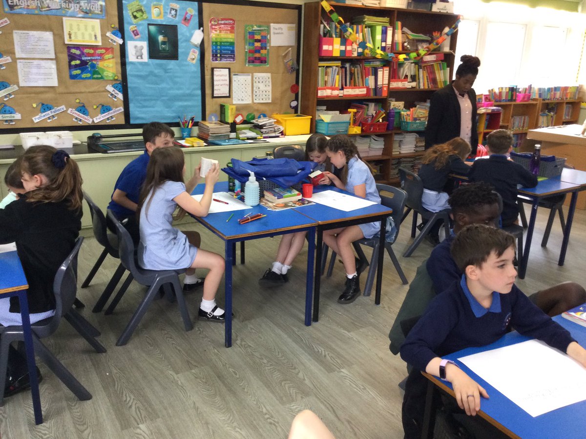 MrsCravenSTM's tweet image. Using a thesaurus in English to create a word bank for the perfect pet. #thebarnabusproject