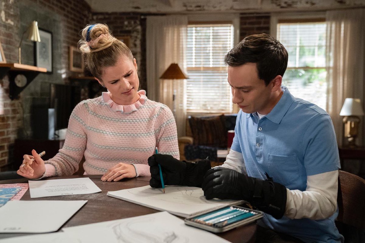 Atypical tweet media