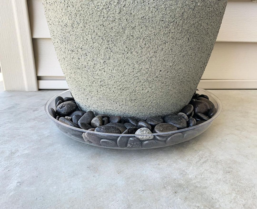 Nobody wants water stains on their porch. Protect your floors—indoors and out—with sturdy saucers! ow.ly/LgRP50F4AH1