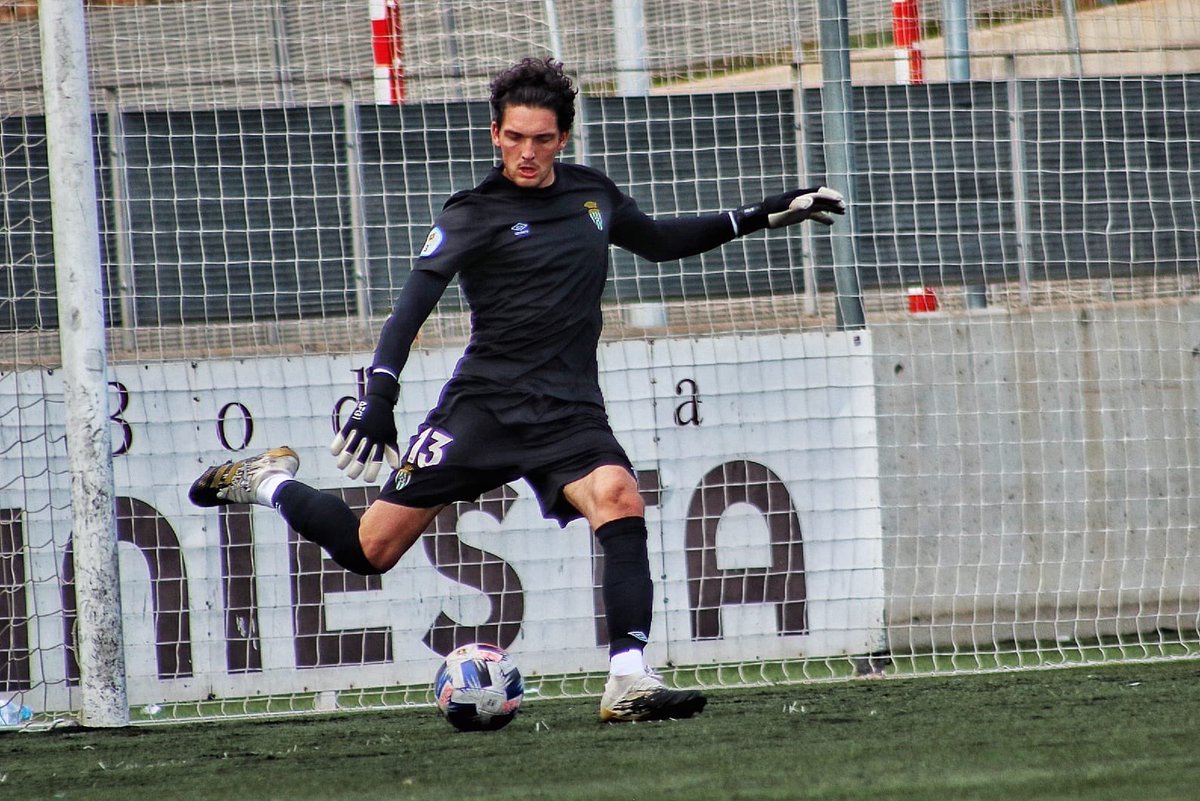 Molt bon partit ahir d’<a href="/AleixCaball/">Aleix Caball</a> i Biel Font que van debutar jugant com a titulars per primer cop aquesta temporada. Un al lateral dret i l’altre de central van tenir una molt bona actuació, al igual que el porter <a href="/gerardasparo/">Gerardasparo</a>. Resultat porteria a 0 i victòria!!! 💪🏼💪🏼💪🏼💚💚💚