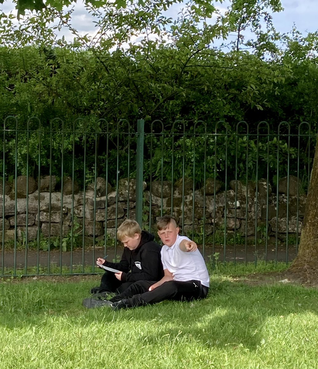 BPSMsMacCallum's tweet image. #BigSchoolsBirdwatch In P7 this afternoon, we practised our bird watching skills to gather data about the birds visiting our school grounds. #RSPBWildChallenge @BonnybridgePS @BPSMissStanners