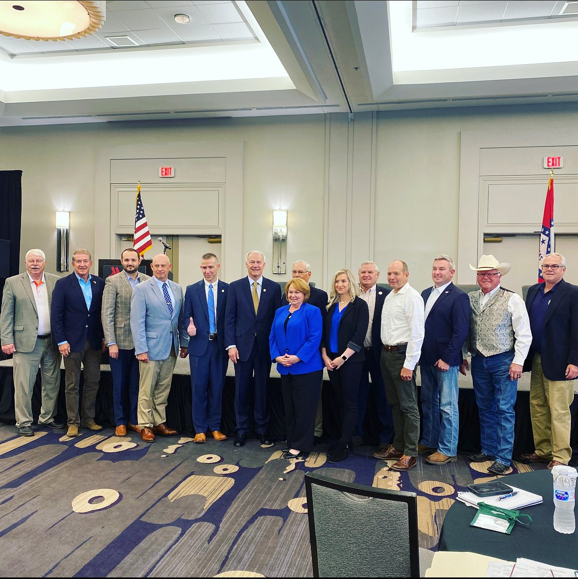 TexasDeptofAg's tweet image. Commissioner Miller joins the SASDA delegation in greeting the Honorable Asa Hutchinson, Governor of Arkansas #TexasAgricultureMatters #SASDA