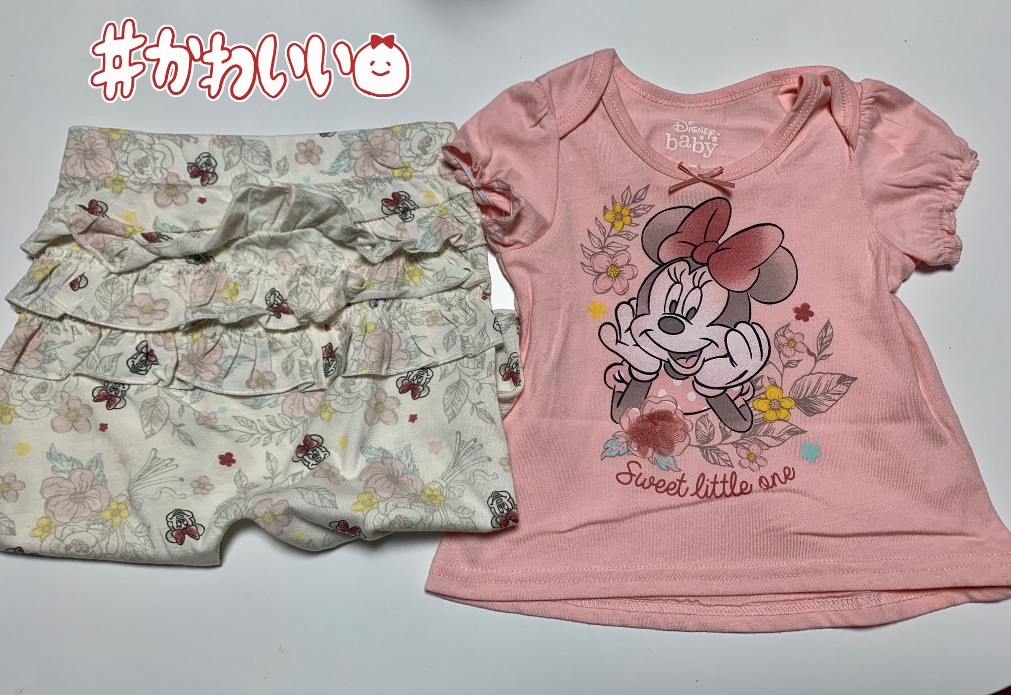 ゆうたん コストコで見つけたディズニー 服 4枚組で20円くらいだった 左から長ズボン 半袖tシャツ 半袖ロンパース 長袖パーカー ディズニーへの距離が遠くなった事もあってディズニー柄見ると欲しくなってしまう いつか絶対娘を連れてぜひ行きたい