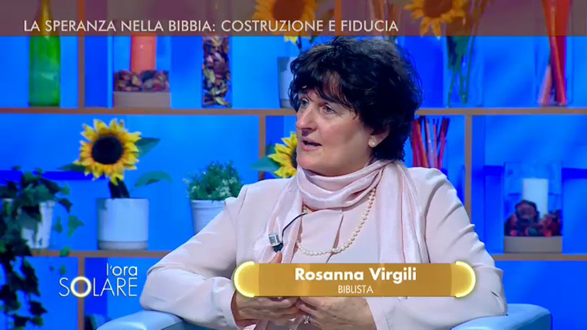 #8giugno h14 #orasolaretv2000 puntata sui luoghi dell’#estate 
Con <a href="/paola_saluzzi/">Paola Saluzzi</a> <a href="/EvaToschi/">Eva Toschi</a> “Per la mia strada. Partire e rinascere in montagna” <a href="/harpercollinsIT/">HarperCollins Italia</a> e Serena Pane, ideatrice del “bagno sospeso” 
Con Rosanna Virgili continua il percorso sulla #Bibbia 
<a href="/TV2000it/">Tv2000.it</a>
