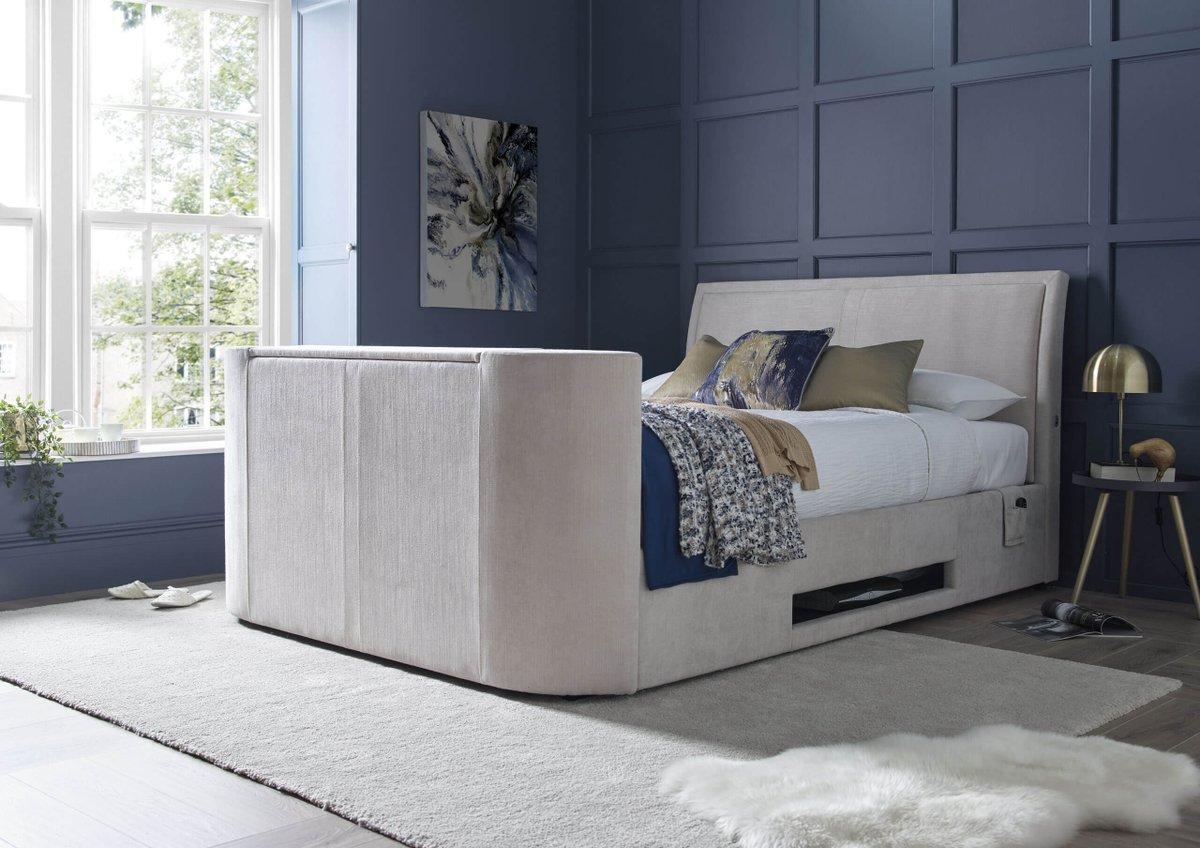 Lucy - Marketing and PR 🖤 tweet media