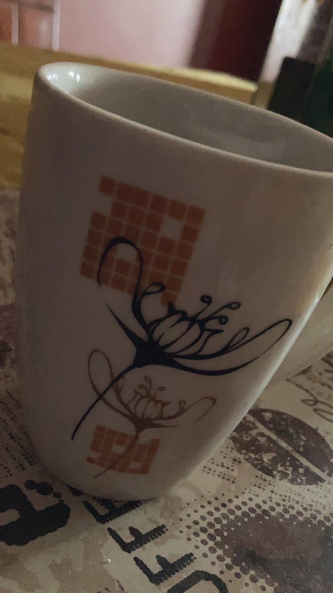 SabrosoChai's tweet photo. Monday morning, drinking coffee and getting ready for today ! https://t.co/92mUHrAaxN