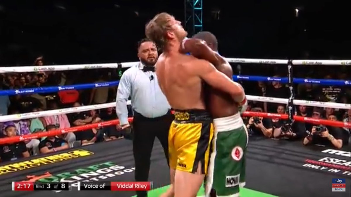 Mickey_Helliet's tweet photo. Anyone wanting to feel the full ‘getting mugged experience’ in a safe, risk free & sanitized environment needs to get their skates on & make a late purchase of the #Mayweathervslogan #CuddleFest https://t.co/qqyyXMYW2a