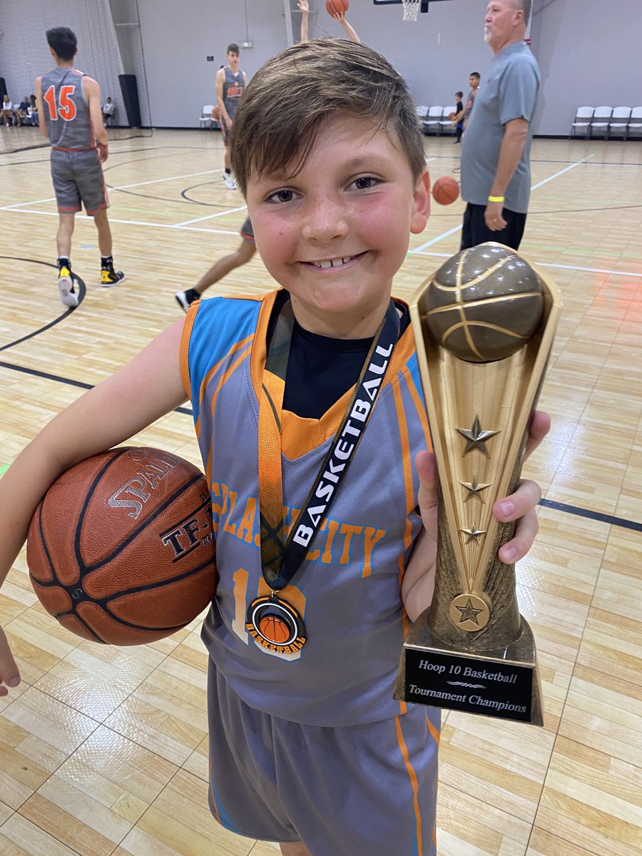 Lucas Kinsey tweet media