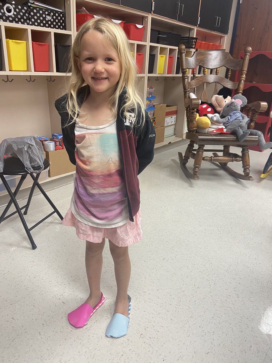 steeleKAE1st's tweet photo. STEAM exploration day and this spunky one made slippers out of all paper materials! @KA_Knights @gisdmagnets #ChooseGarlandISD #GarlandUSA #kimberlinshines #steam https://t.co/j6ksSpIoQq