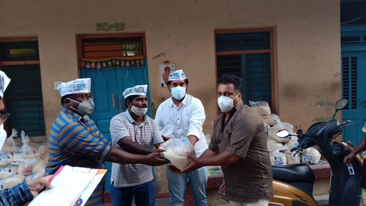 MohanDasari_'s tweet photo. Distributed ration kits to 200 families in Konena Agrahara ward under the leadership of our Assembly Auto Wing President Vincent Prabhakar, Assembly General Secretary Jagadeesh Byrasandra and the local booth presidents @aapkaprithvi @romibhati @AAPBangalore #ActionAgainstPandemic https://t.co/jp9z5eFjV7