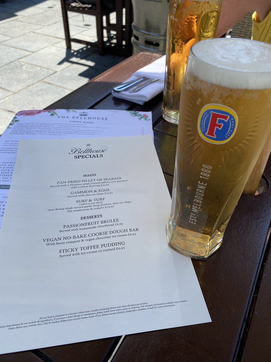 RockCowboyPhil's tweet photo. Lunch in the sunshine with the most special of friends😎The last few weeks has felt like good times &amp; a little normality is starting to return🙏🏻Missed this so much😃 #NoWayBack #OnlyMovingForward #LetTheGoodTimesRoll https://t.co/8XBHQSIL6L