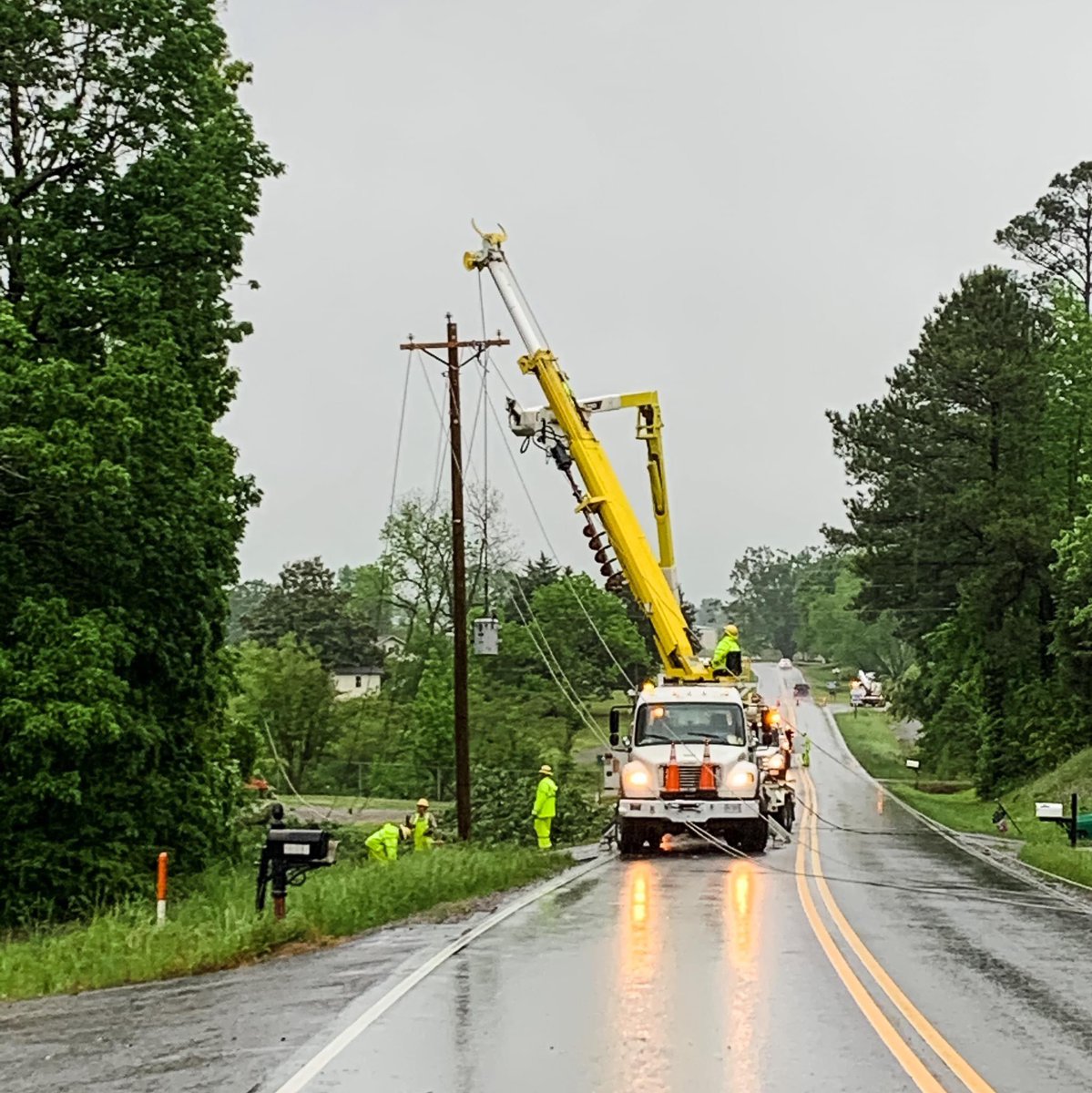 cullmanec's tweet photo. Today is Alabama Lineman Appreciation Day! We appreciate our linemen! And we know you do too.

Today and every day, we thank our Linemen that work day and night, rain or shine, to keep the lights on for you and your family! #ThankALineman #CullmanEC #PowerfulConnections https://t.co/rWUf2VH7v6