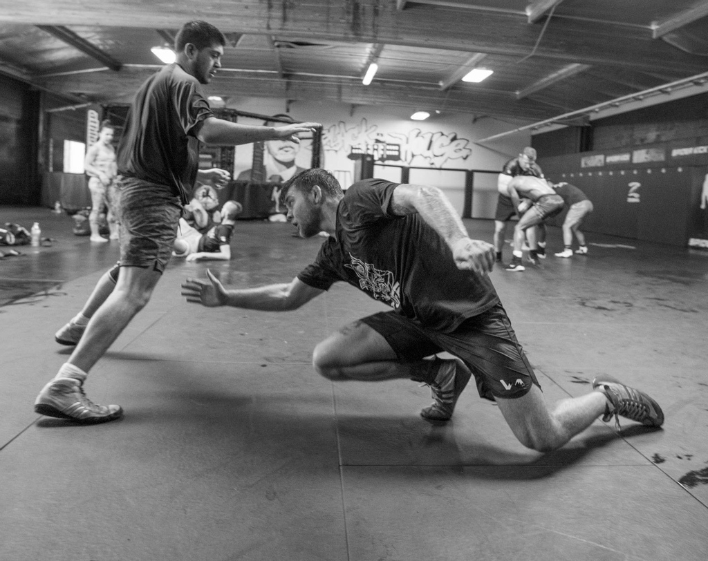 _MMANutrition's tweet image. Prepare for @2tuffmma 's next fight which will take place on June 20.🔥🔥🔥

#june20th #mma #2tuff #athleticcbd #blackhousemma #alwaysreadymeals #productofares #gohrdwrk #hrdwrk