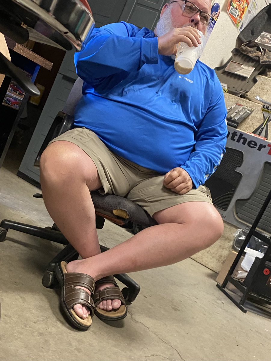 Hot fuckin daddy @ the truck parts shop!! And some HUGE nuts on the man!!