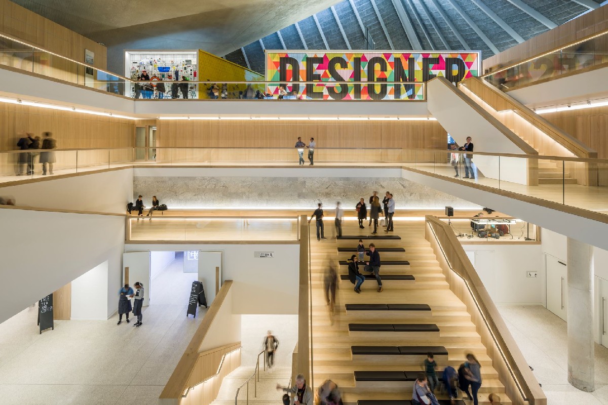 #JoinUs | Passionate about inclusion and diversity in design? The Design Museum is recruiting two new roles to help deliver the Entrepreneurs Hub. A new programme which will offer a small group of design startups what they need to succeed. Apply now!  👉  fal.cn/3fU5n