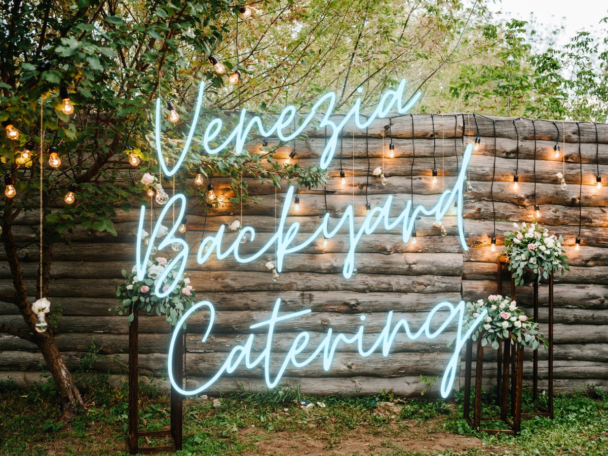 Venezia_Boston's tweet image. It’s almost Father’s Day! 👴 Time for backyard parties to celebrate Dad and the start of summertime! Let Venezia cater your next backyard party! Check out our Take Out Menu for Events on our website!

➡️ veneziaboston.com/main-menu

#VeneziaBoston  #italianfood #backyardevent