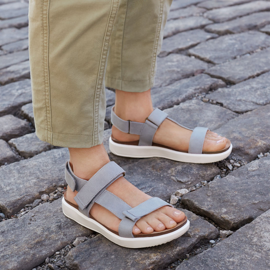 the bay rockport sandals