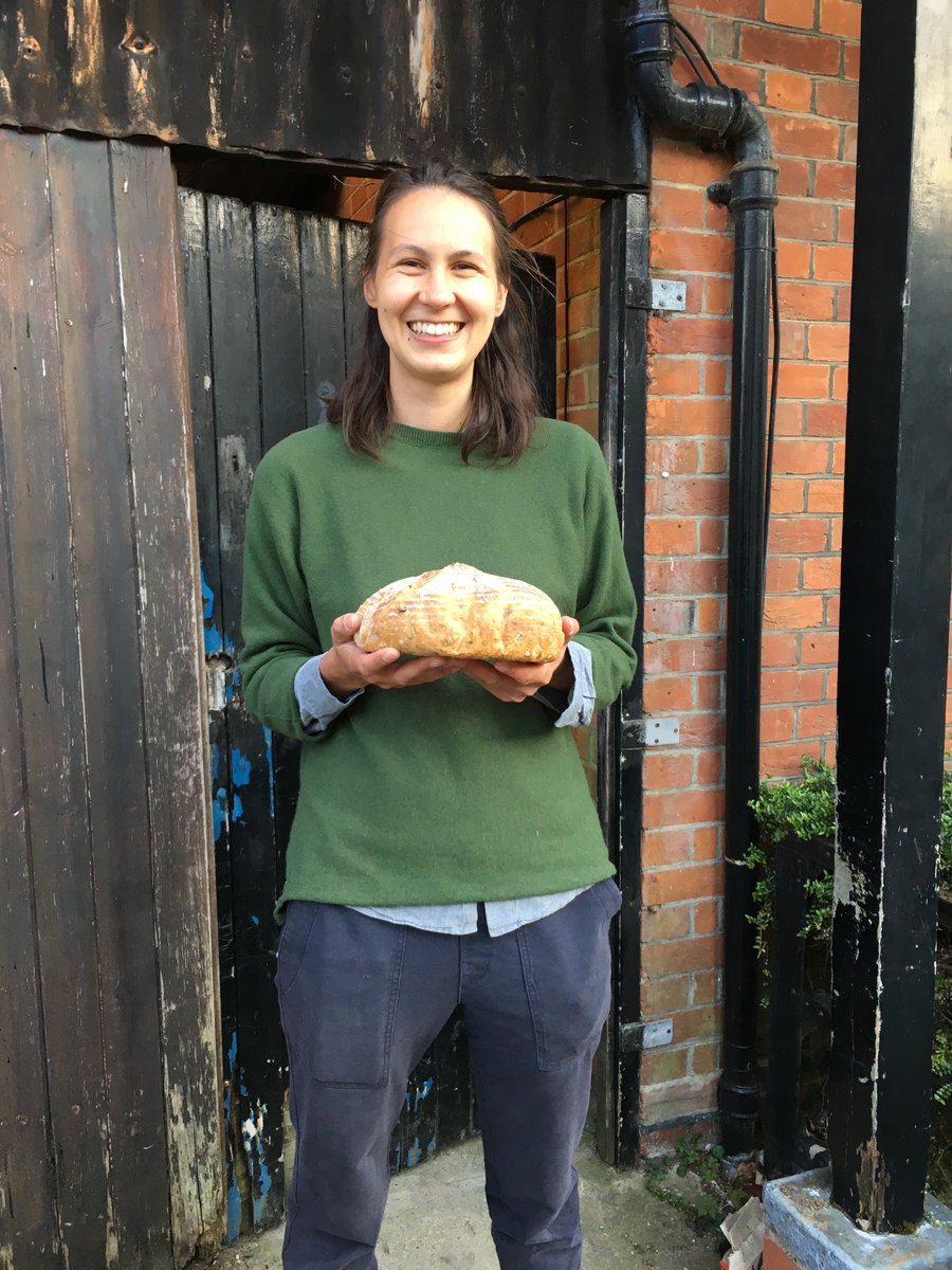 The loaves are back! they've been buried beneath a broken computer and other writing deadlines... but here it is! Loaf and Life  #6, the lovely .@elliewarr 
tangledwemove.co.uk/post/loaf-6-el…

#52loaves52lives
#catchup
#theatremakers