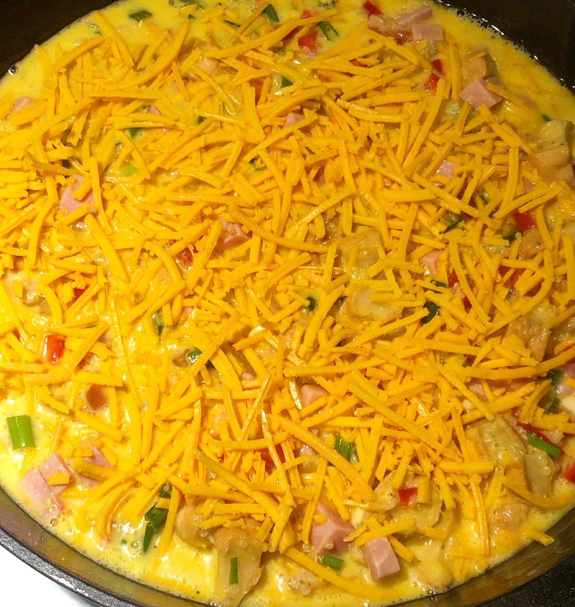 splendorouscel1's tweet photo. I made a breakfast casserole for brunch today. It’s definitely going to make a nice post-workout snack throughout the week 🏋️♀️
#brunch #brunchideas #brunchtime #brunching #brunchies #brunchstyle #eggfast #egg #eggs #hamandeggs https://t.co/8dsieZGZBd