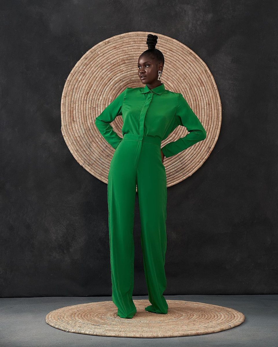 fallinmode's tweet photo. Même si le pire est devant, il sera suivi du meilleur.

Bonjour #TeamFim 👋🏽

#fallinmode #fashion #ootd #green https://t.co/YJPg3IhylF