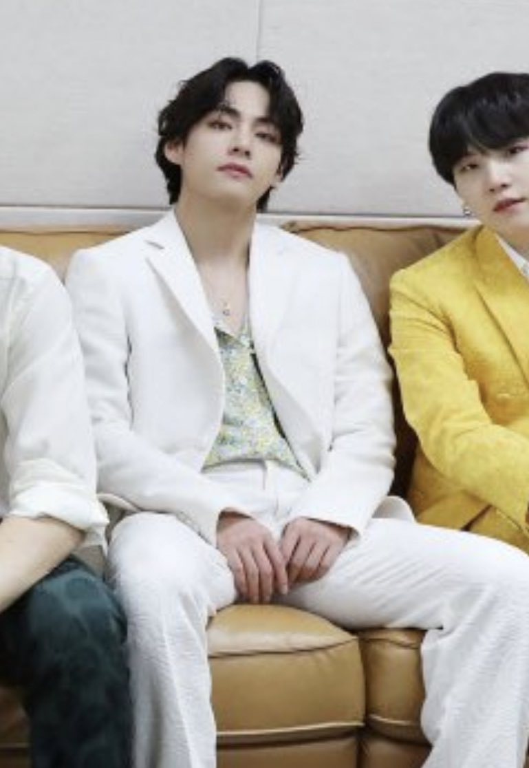 Taehyung. tweet media