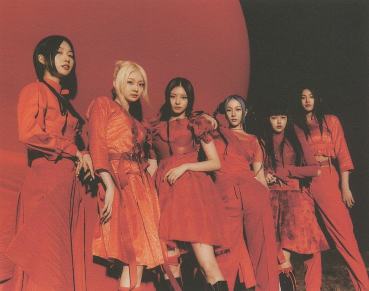 sihyeonlattee's tweet photo. Forevers, am I the only person who wants to see Everglow with pirates concept for future comeback? I think they will look very cool and this concept will suit them very very well
@EVERGLOW_STAFF @EVERGLOW_twt #everglow #First1stWin #everglow2ndwin #LastMelody #everglowsomeback https://t.co/Lr0gBGUrpV